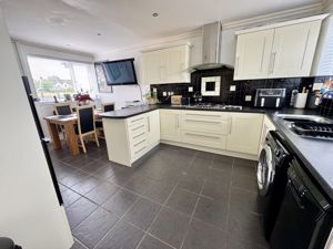 Open Plan Dining Kitchen- click for photo gallery